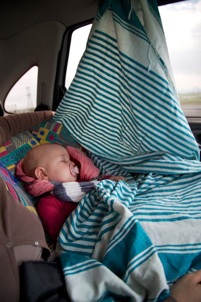10 objets pratiques pour voyager avec un bébé de moins d'1 an