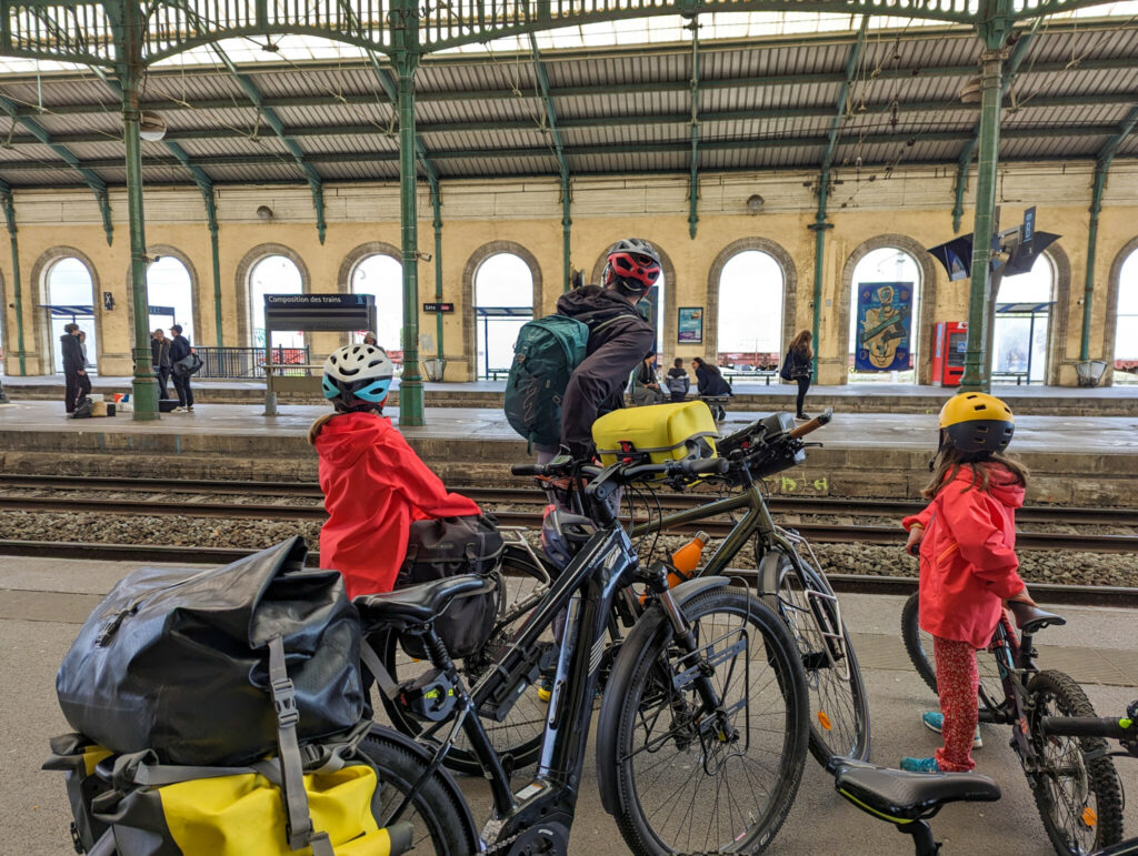 Prendre le train avec les vélos entre Sète et Carcassonne